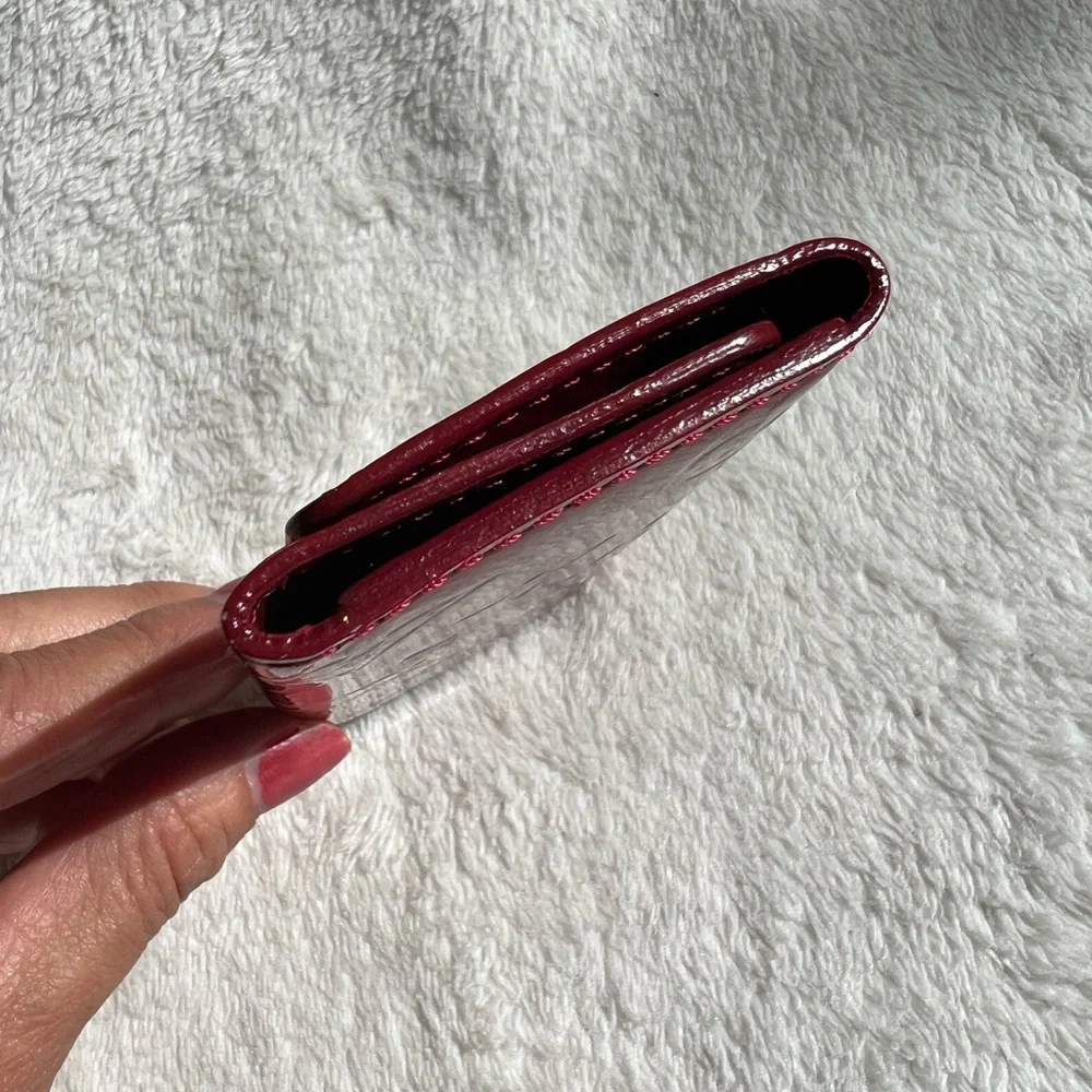 Louis Vuitton Key Case 4 Ring PommeD'Amour Red Vernis - Picture 6 of 14